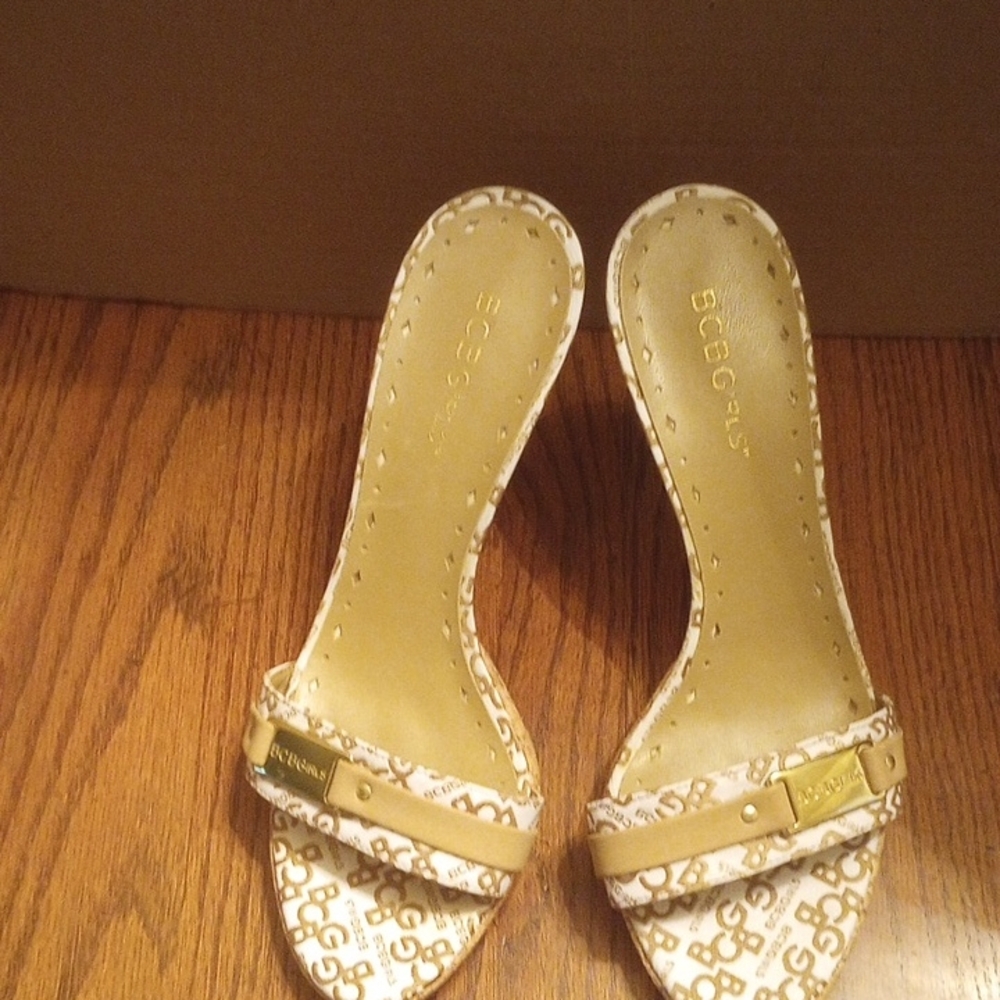 Elegant Tan Heels with Open Toe Design